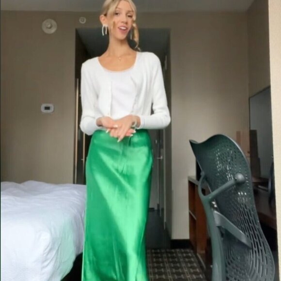 Aritzia Babaton Midi Satin Slip Skirt Glow Green Size 00 - Picture 4 of 10